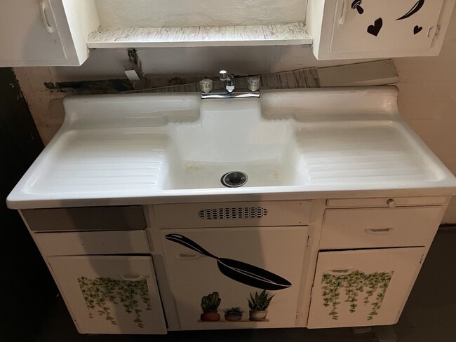 Photo - 4004 E 147th St