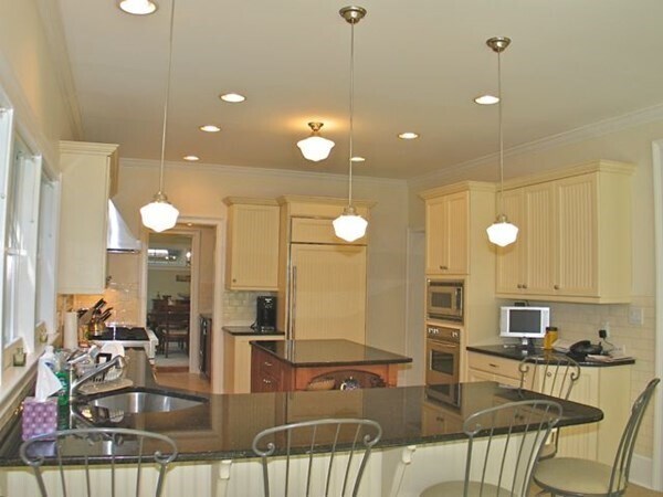 37 Mempremagog Ave
