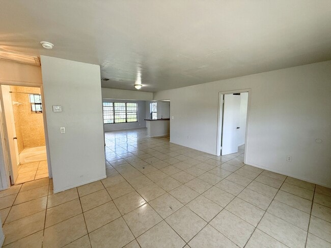 Photo - 15300 NW 32nd Pl