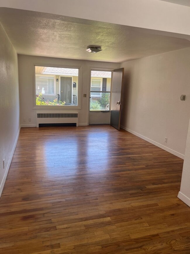 Photo - 130 SW Canyon Dr
