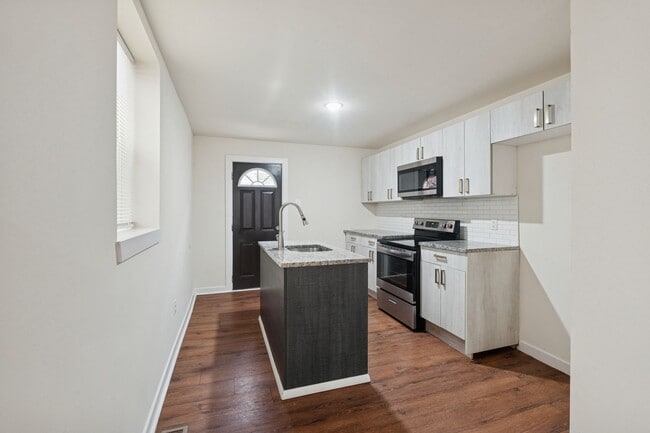 Photo - 1454 N 56th St