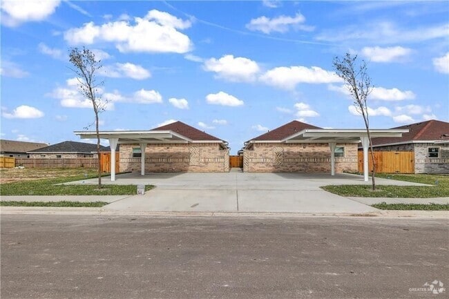 Building Photo - 1008 W Mahala Ave Rental