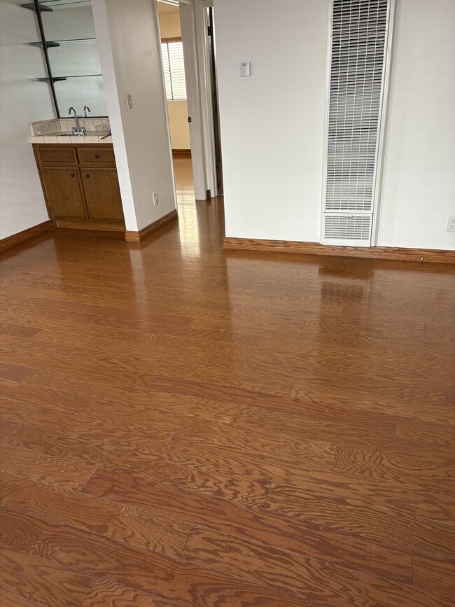 Photo - 1034 W 23rd St Unidad 2