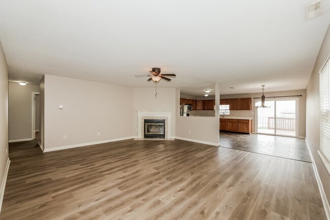 Photo - 1859 Ernest Dr