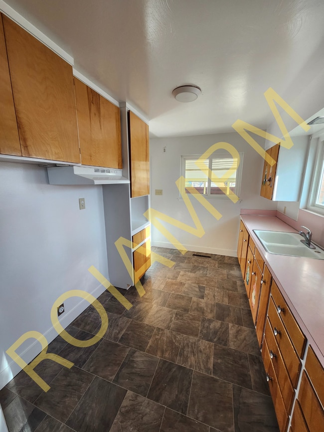 Photo - Large 3 Bed | 1 Bath | $1,600/month | $1,600 Deposit