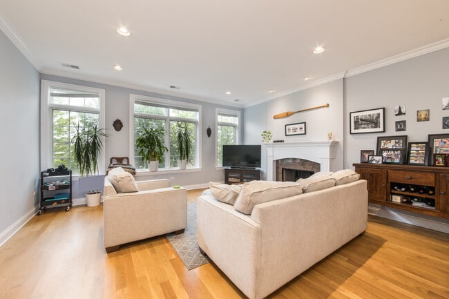 Photo - 1700 S Morgan St Unidad #2