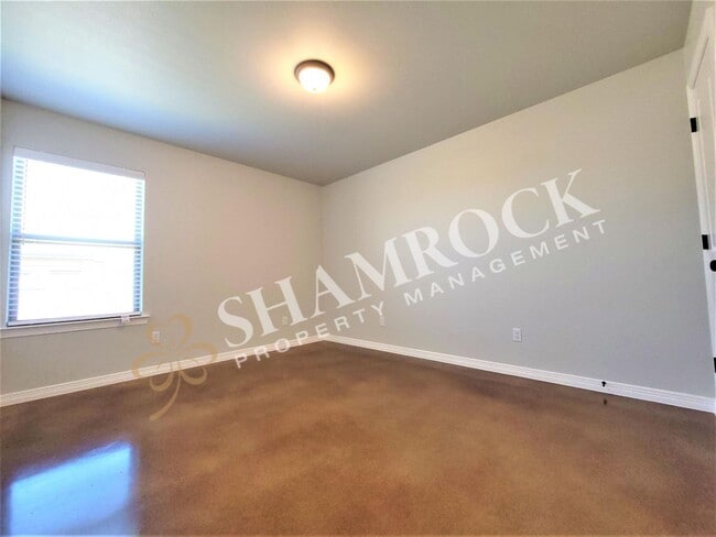 Photo - 1002 Sparrow Cove