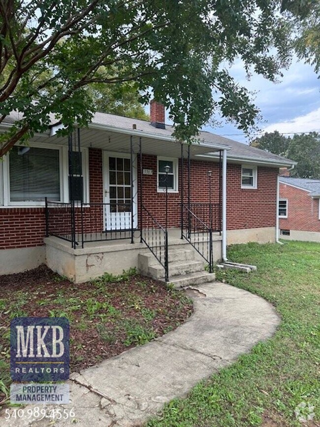 Building Photo - South Roanoke County 3 Bedroom Home