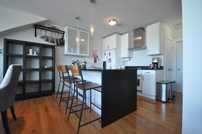 Photo - 658 Massachusetts Ave