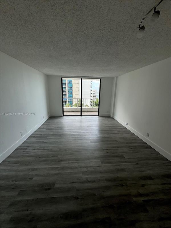 Photo - 200 SE 15th Rd