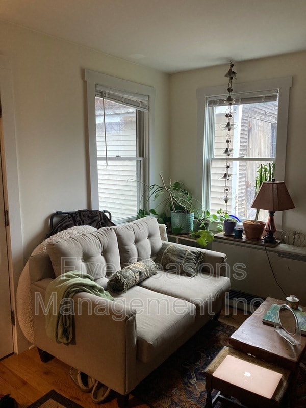 49 Intervale Ave