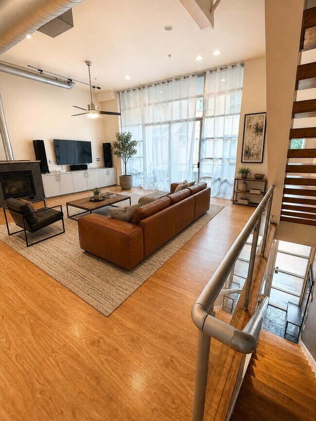Photo - 6014 Fairdale Ln Unit B