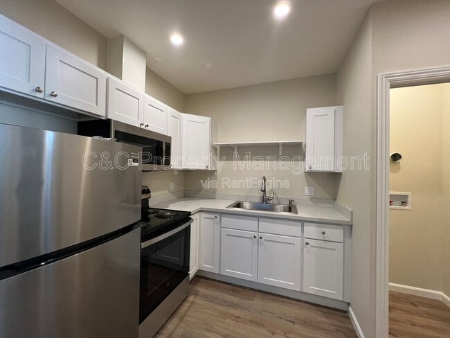 Building Photo - 1478 Darwin St Unit A