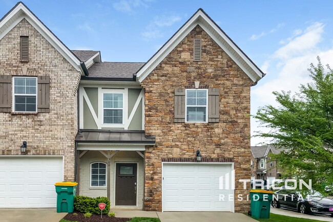 Photo - 300 Woodfern Ct Townhome