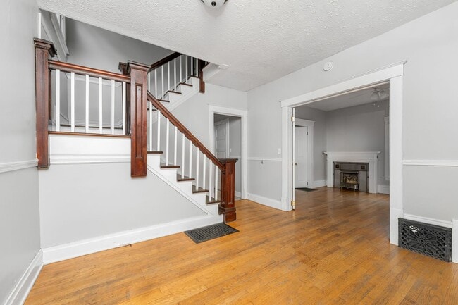 Photo - 1314 Oak St Unit 1