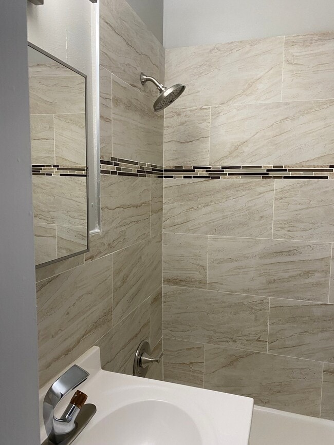 Building Photo - 55 Vine St