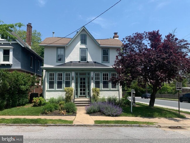 Photo - 2401 W 18th St House