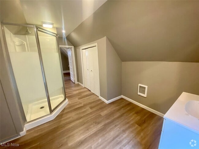 Building Photo - 69 Oakdale Ave Unit 2 Rental