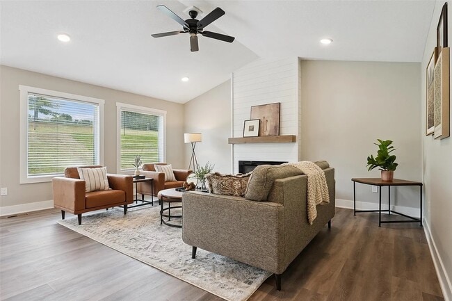 Photo - 519 Meadows Ct