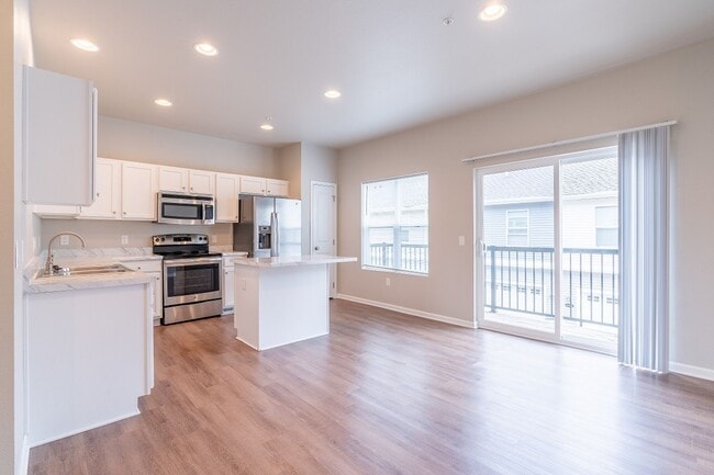 Building Photo - Fantastic Johnston Townhome Rental! Unit 6937 Daniel DeFoe DR
