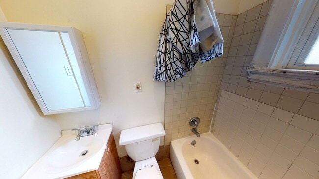 Photo - 2431 Vine St