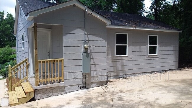 Photo - 1909 16th Ave N