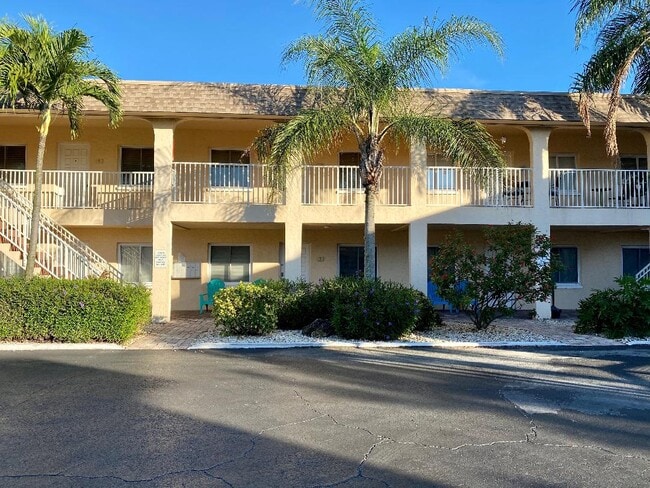 Building Photo - 9060 Blind Pass Rd Unit 25