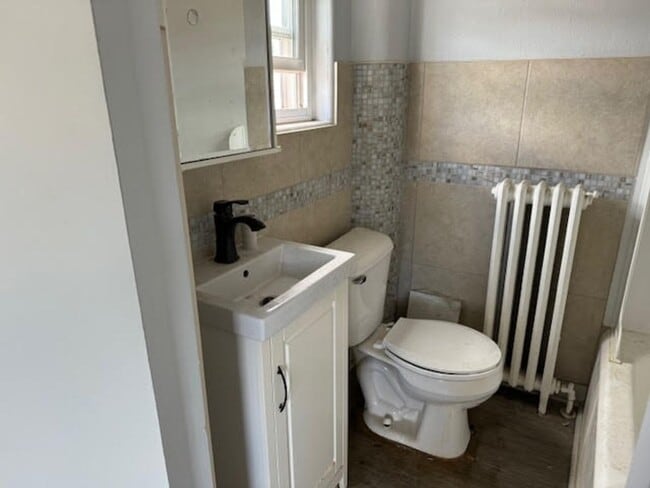 Photo - 102 N Main Ave Unit Apt 3