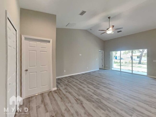 Photo - 2423 Mindlin Ln