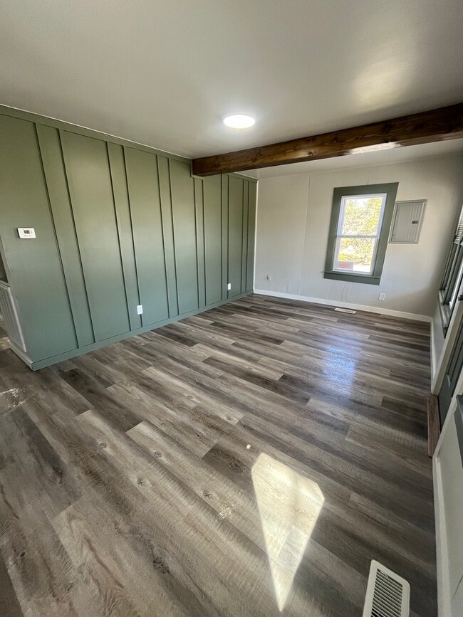 Photo - 2045 Dave Buck Rd