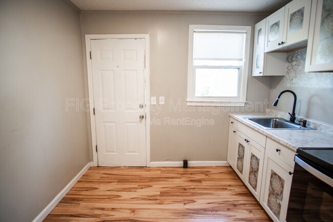 Photo - 1418 Chicago Ave