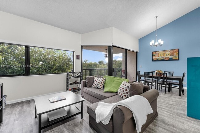 Building Photo - 6701 SW 116th Ct Unit 406