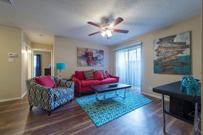 Building Photo - 6808 S I-35 Frontage Rd Unit 111