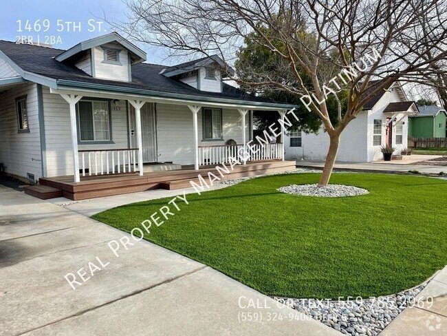 Building Photo - $1,895 Bullard & Sunnyside, Charming 2 Bed... Rental