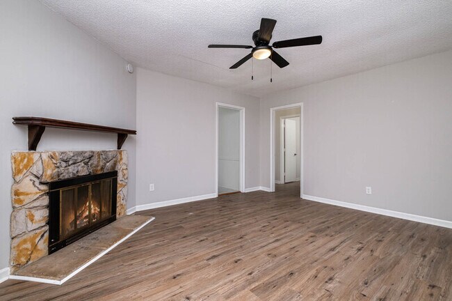 Photo - 6024 Olinda St