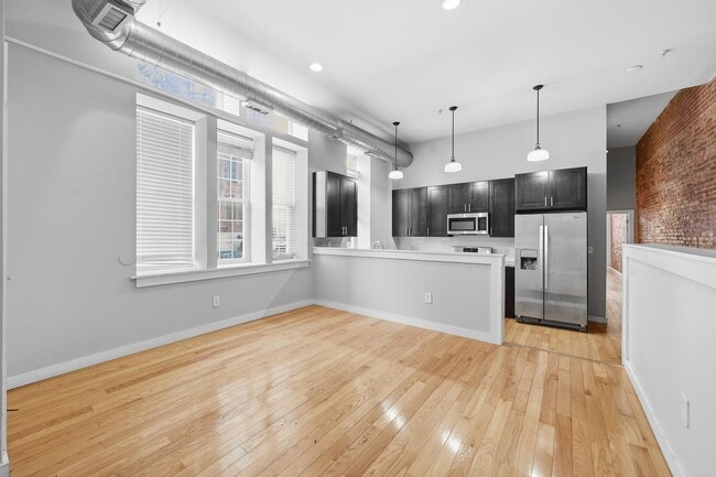 Building Photo - 1942 Unit 1942-1