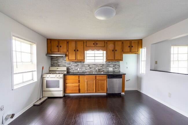 Photo - 629 13th Ave N