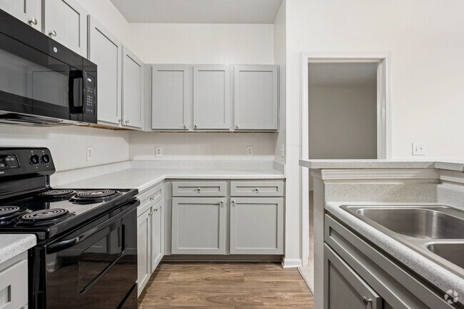 Highland - 2BR, 2BA - 1,008SF - Kitchen - Kensington Place