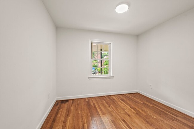 Photo - 1640 W Northwest Blvd Unit 1
