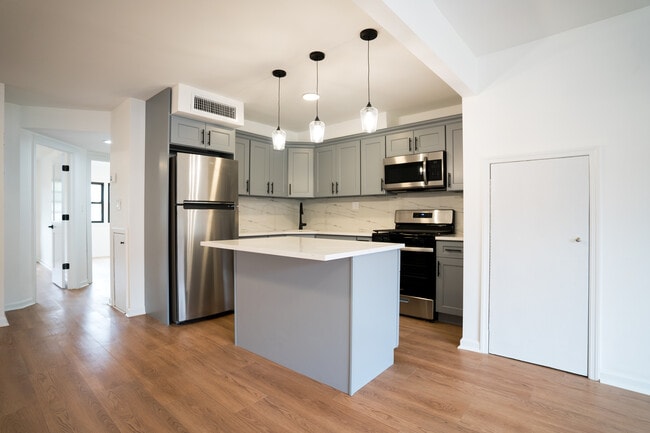 Building Photo - 27 Alan Ter