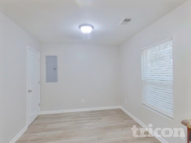 Photo - 155 Tybo Dr