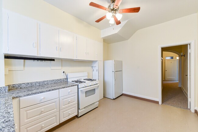 Photo - 1724 Lamont St NW Unidad 1724 Lamont - Mainfloor