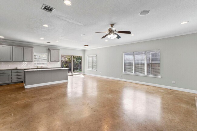 Photo - 2825 Gordon Ave