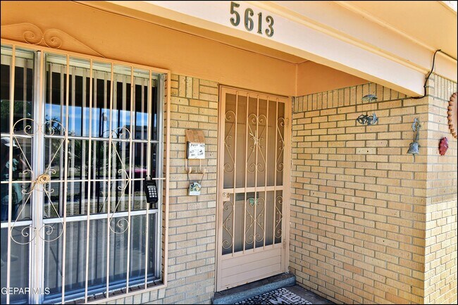 Photo - 5613 Creston Ave