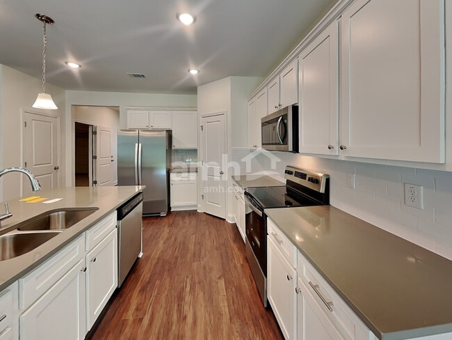 Photo - 3860 Chivalry Dr