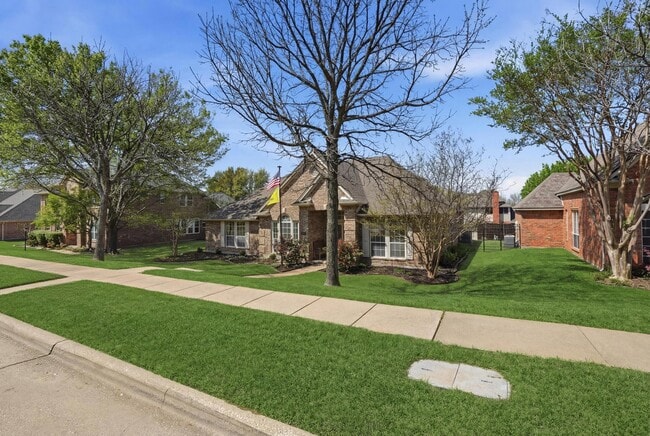 Photo - 6613 Barclay Ln
