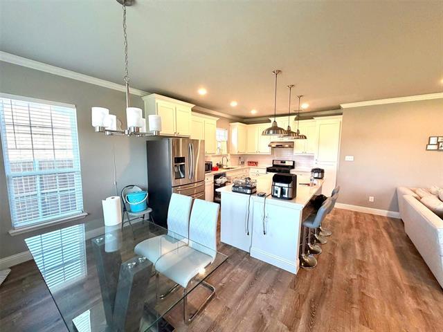 Photo - 402 Coyote Creek Dr