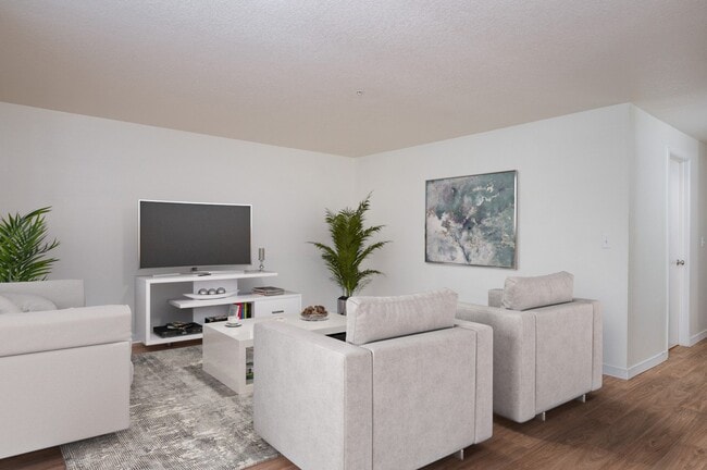 Mountain Knolls | Living Room - Mountain Knolls Apartments