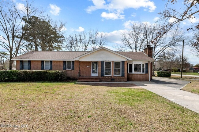 Building Photo - 100 Crystal Lake Dr Rental