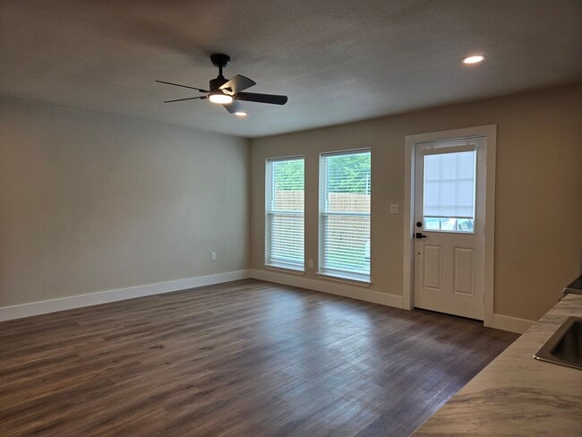 Photo - 4411 Dovewood Dr